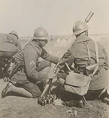 220px-111-SC-2123_-_French_Soldiers_demonstrating_use_of_rifle_grenades_-_NARA_-_55165599_(cro...jpg