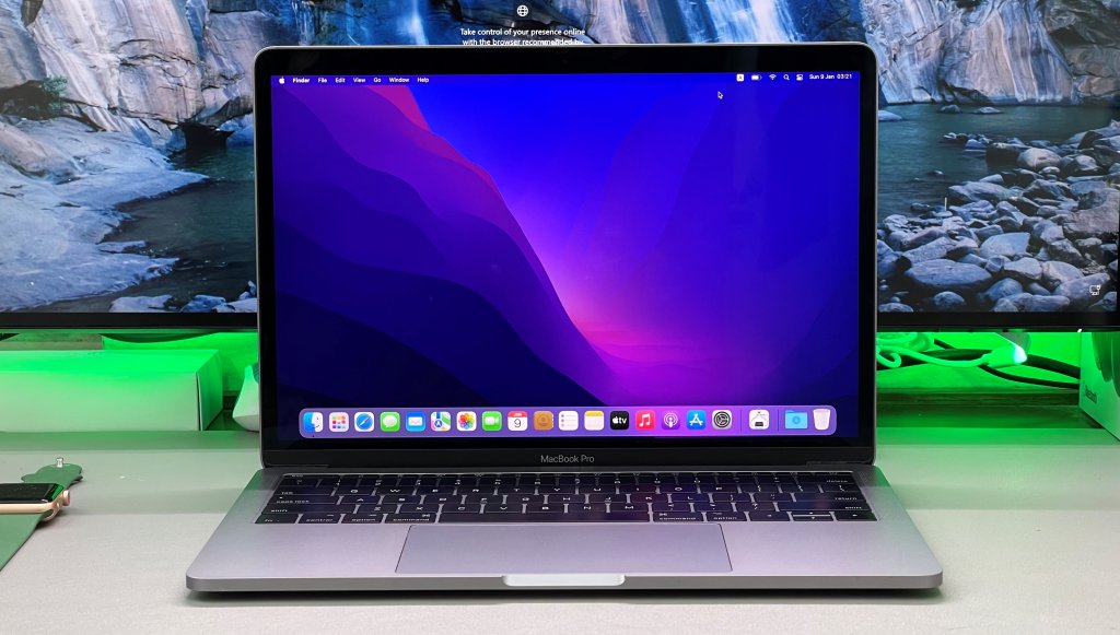 Macbook Pro 2017 1.JPG