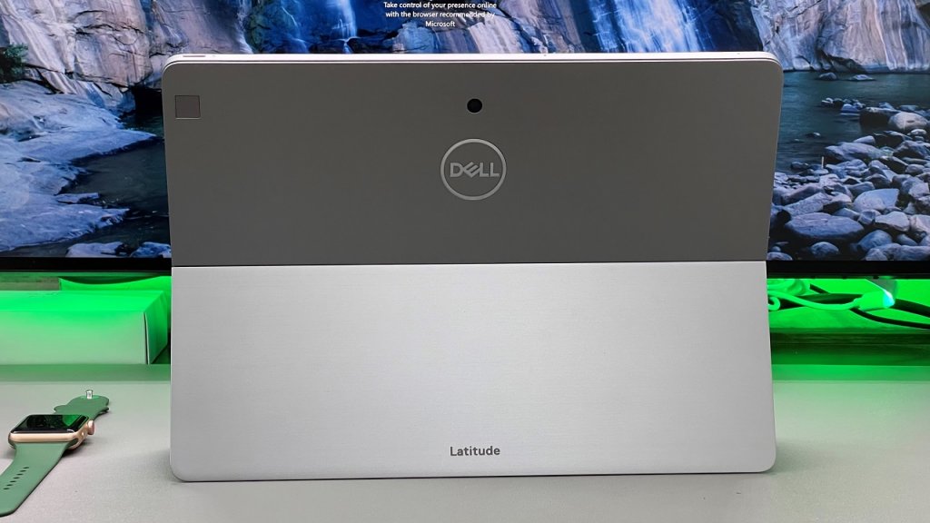 Latitude 7210 5.JPG