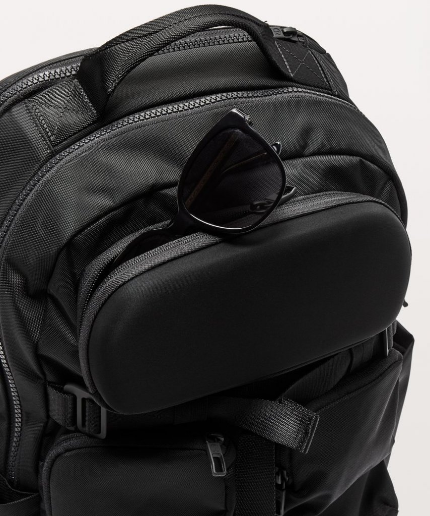 black-lululemon-cruiser-backpack-5.jpg