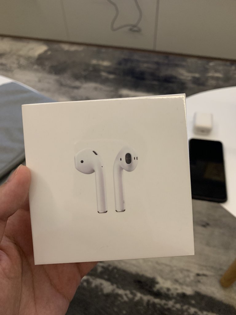 Airpods 2.jpg