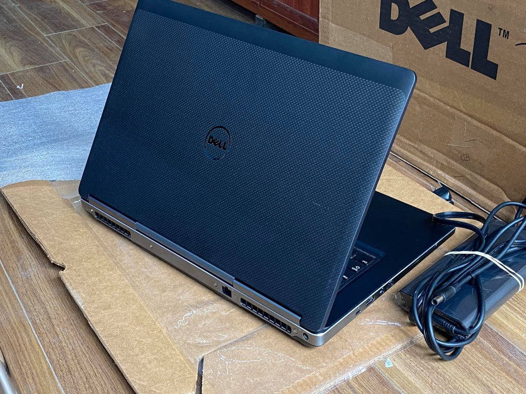 laptop dell 7710.jpg