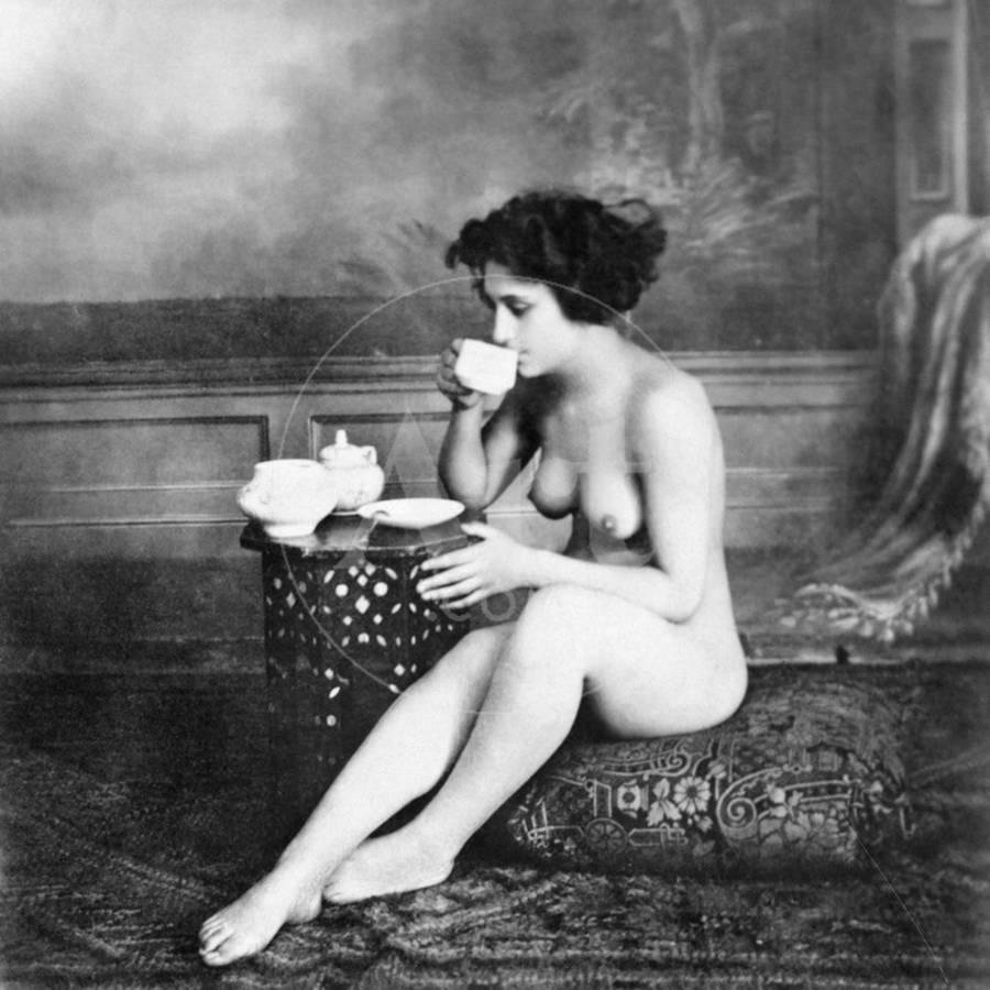 nude-drinking-tea-19th-ct_u-l-q10v87f0.jpg