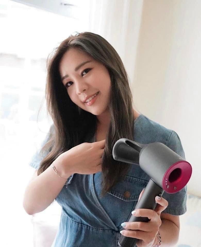 Máy sấy tóc Supersonic Dyson HD0812.jpeg