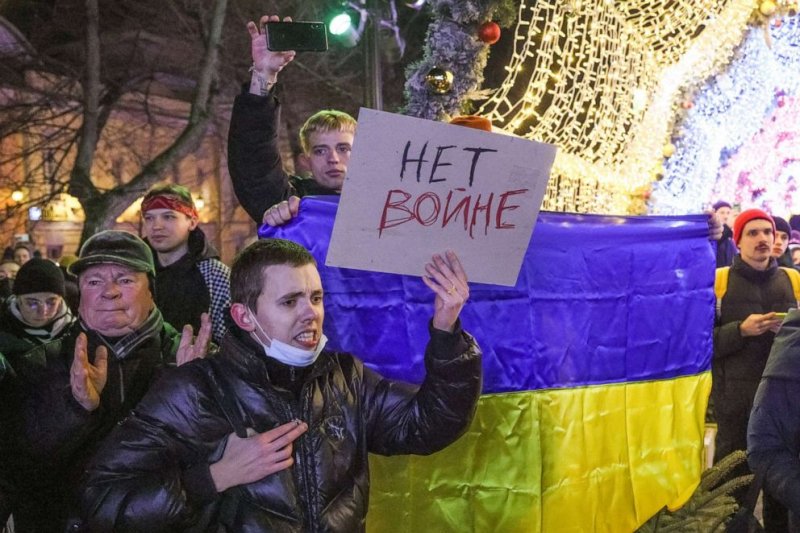 moscow_ukraine_protest_pushkin_s-1645752328386.jpg