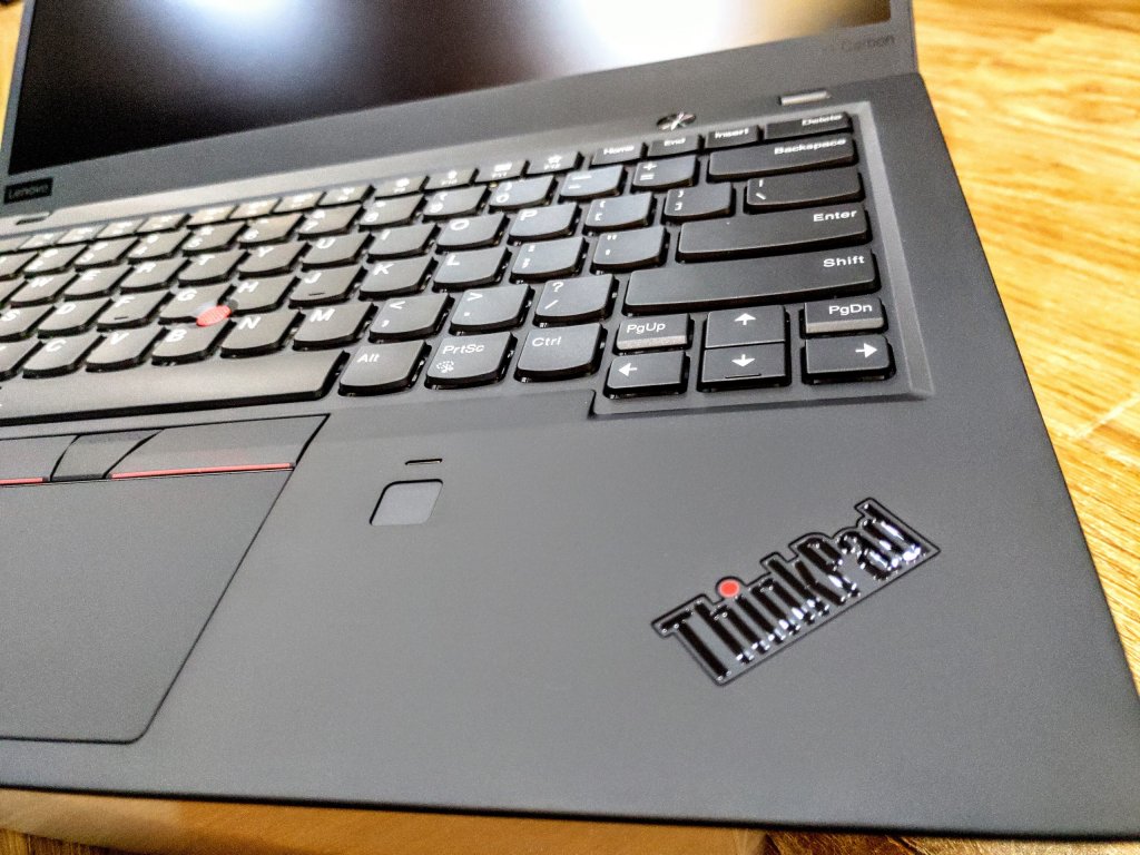 lenovo thinkpad x1 gen6.jpg