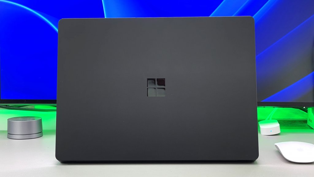 Surface laptop 3 black 3.JPG