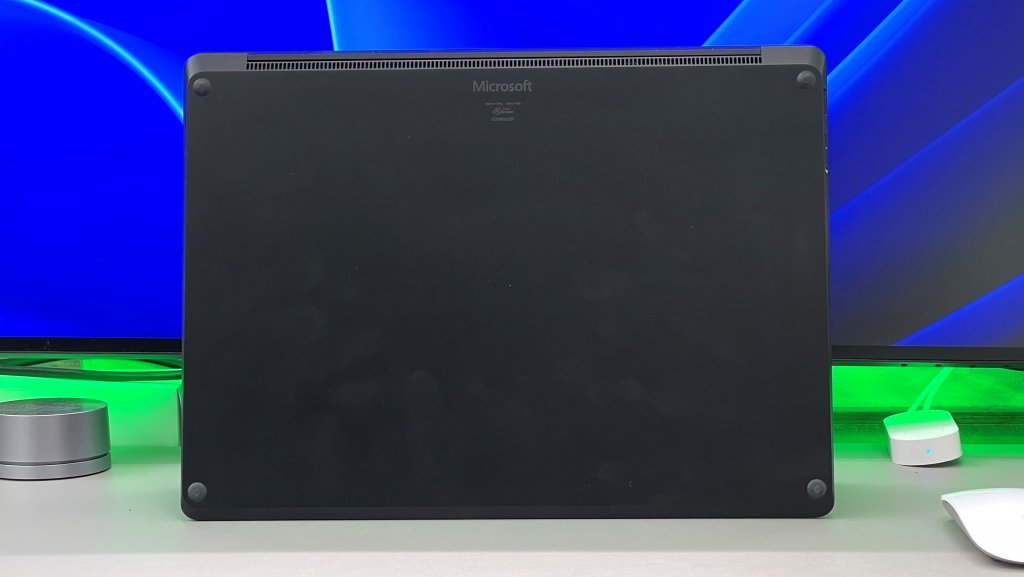 Surface laptop 3 black 4.JPG