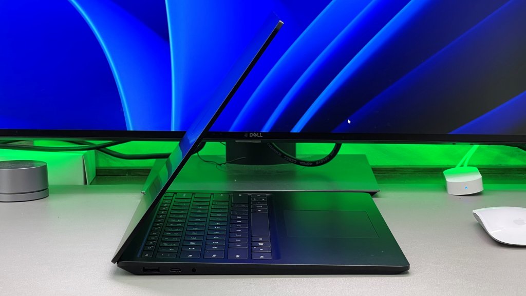 Surface laptop 3 black 5.JPG