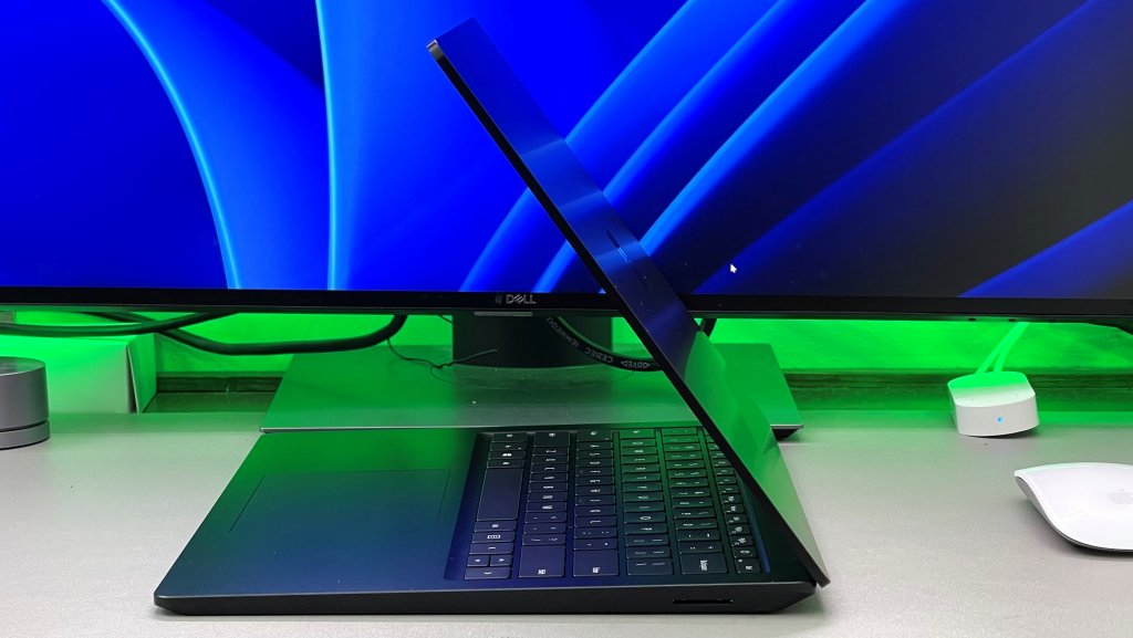 Surface laptop 3 black 6.JPG