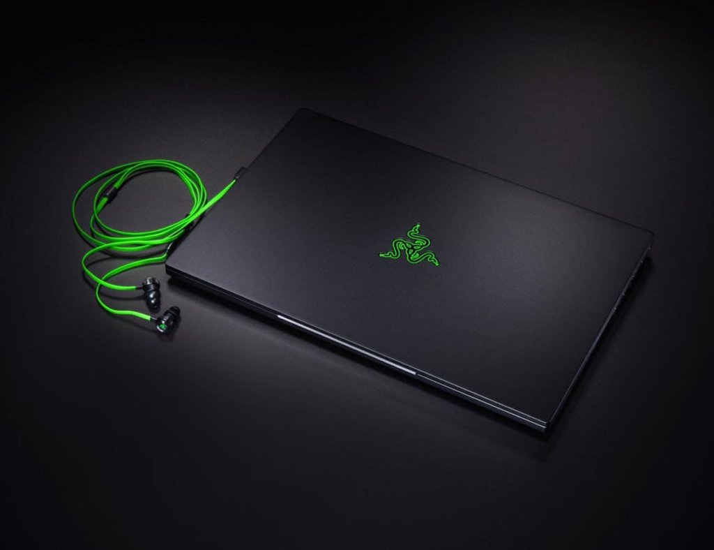 Laptop Razer Blade 15 lapvip.jpg