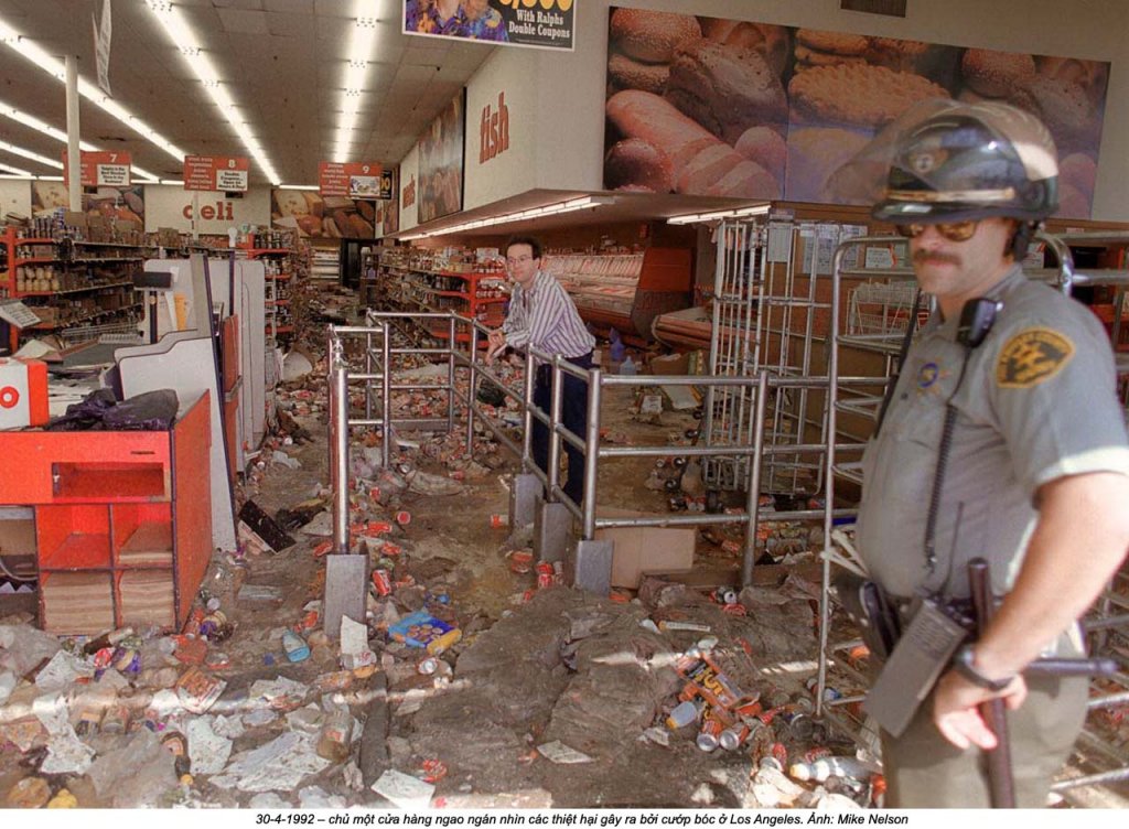 1992 Los Angeles riots (46).jpg