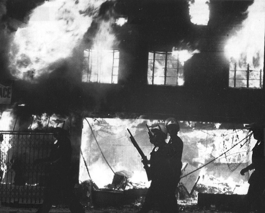 1992 Los Angeles riots (83).jpg