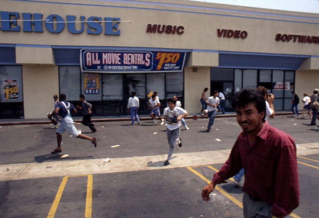 1992 Los Angeles riots (91).jpg