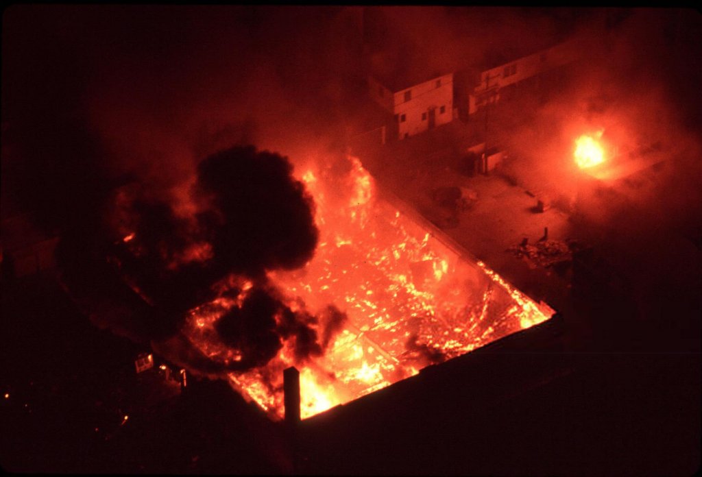 1992 Los Angeles riots (124).jpg