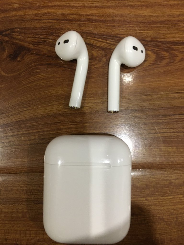 airpod1.jpg