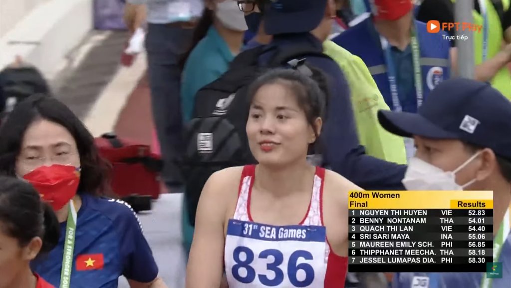 Women 400m.jpg