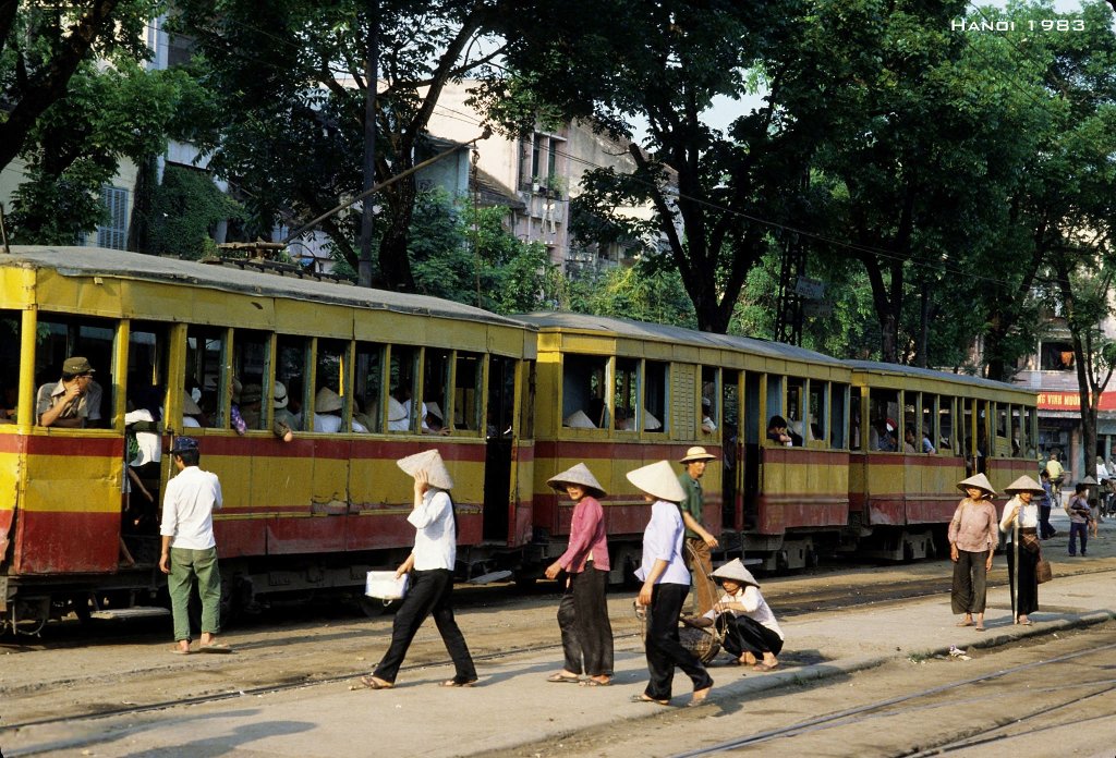 Việt Nam 1983 (x4).jpg