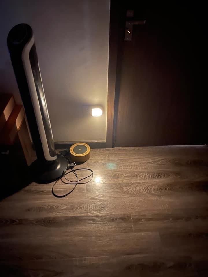 Bộ 2 đèn ngủ cảm biến tự động bật tắt Useber NY030-WH5.jpeg
