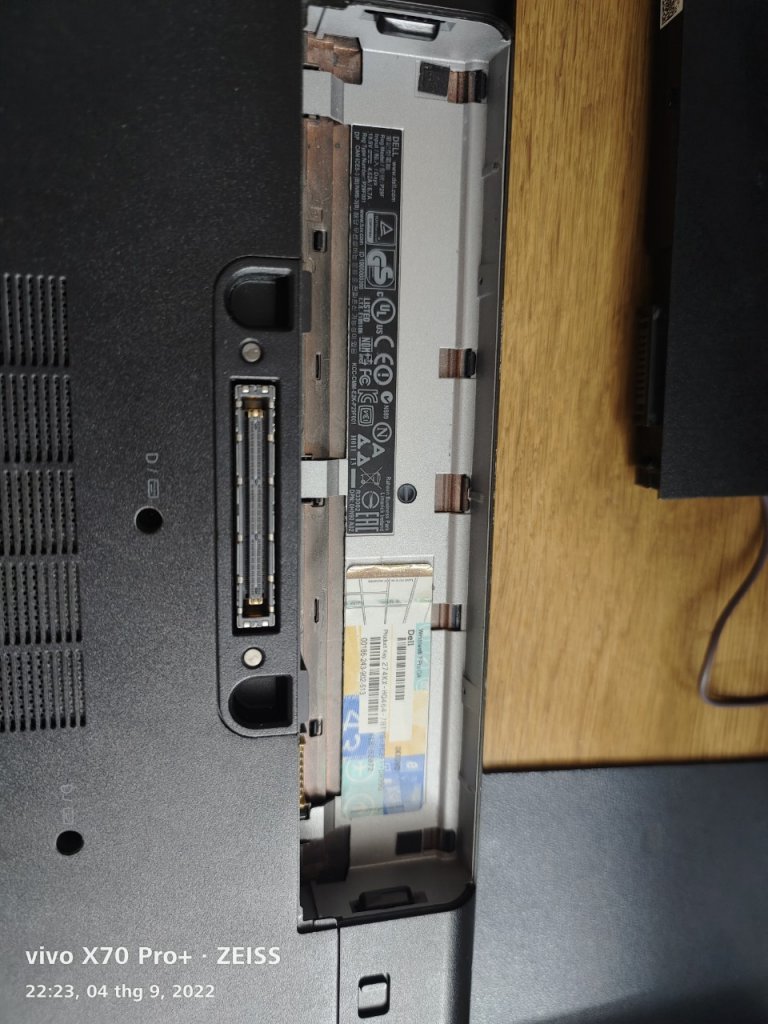z3696017069684_fce42632e3a5ba225ce69650ef078024.jpg