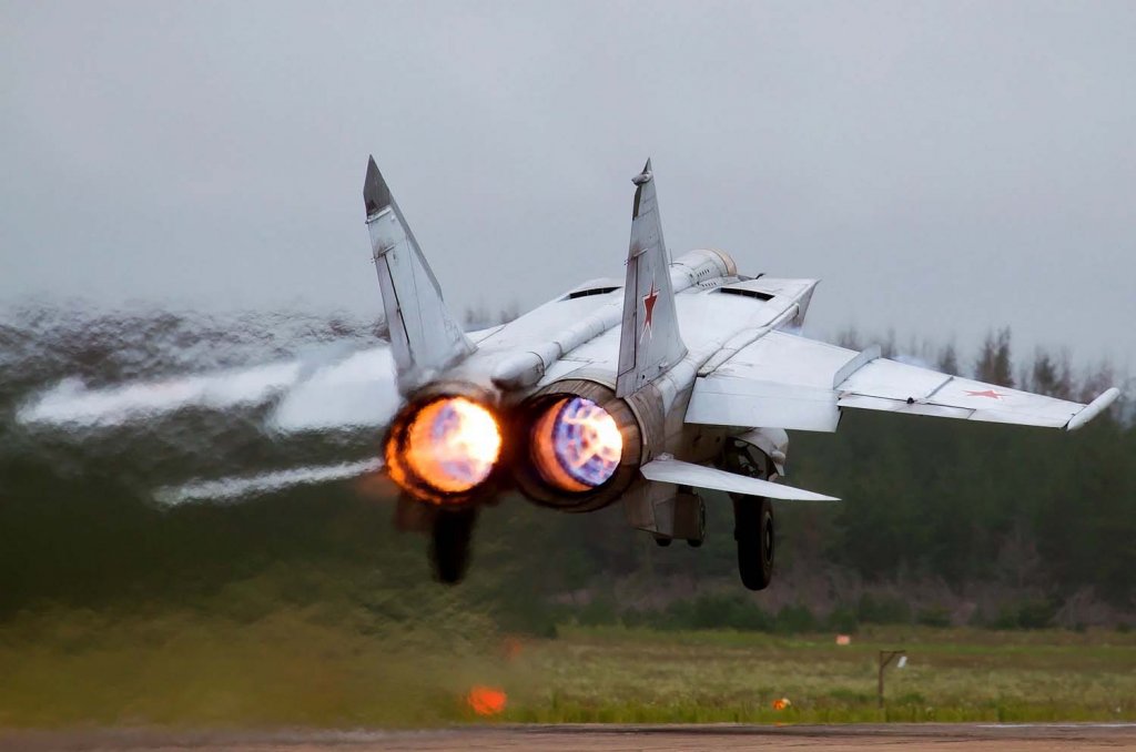 MiG-25RB (4).jpg