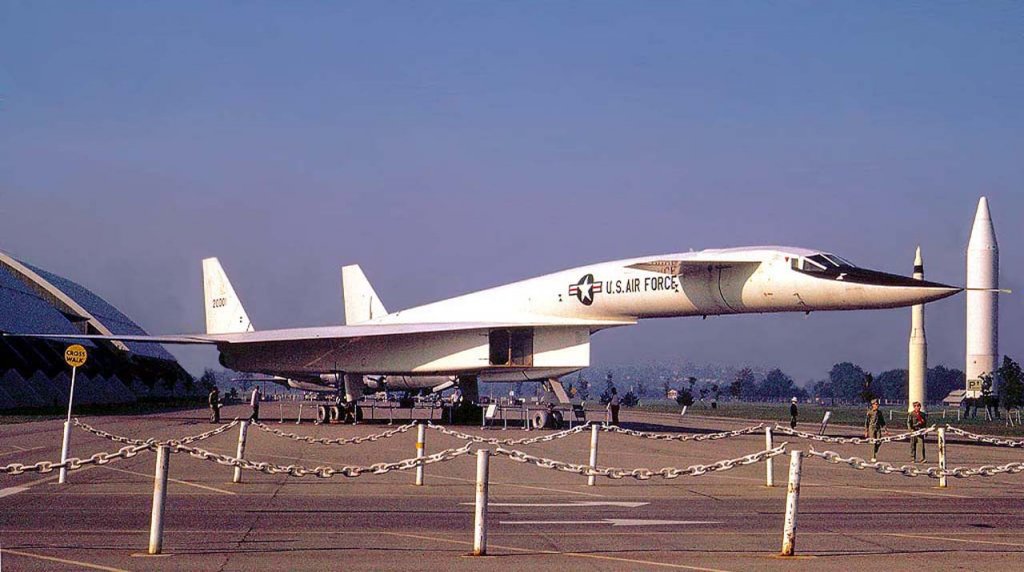 North American XB-70A Valkyrie (4).jpg