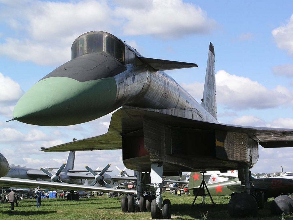 Sukhoi T-4 Sotka (6).jpg