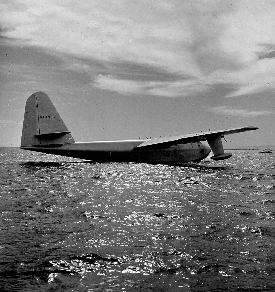 Hughes H-4 Hercules 1947_11_2 (12).jpg
