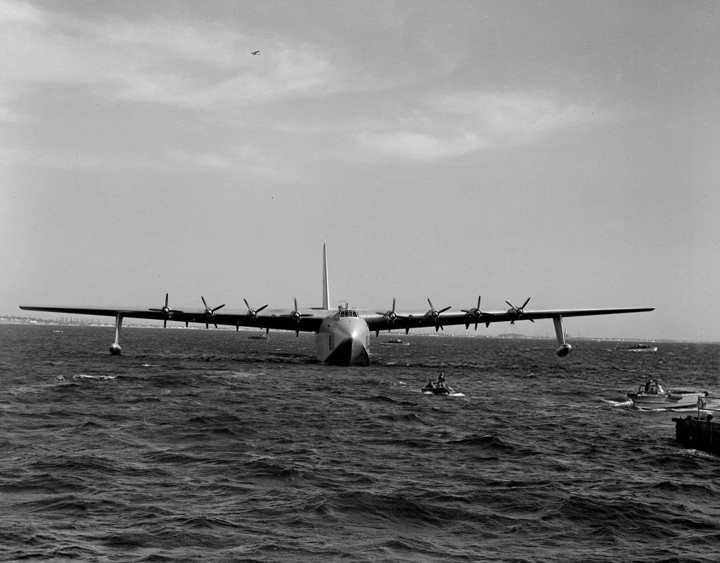 Hughes H-4 Hercules 1947_11_2 (13).jpg