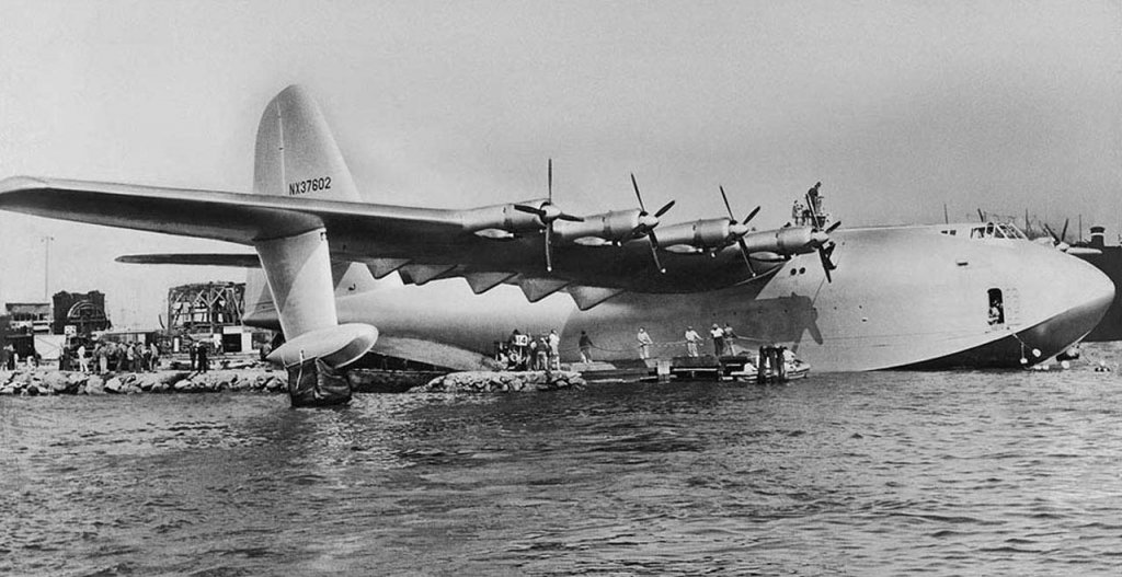 Hughes H-4 Hercules 1947_11_2 (19).jpg