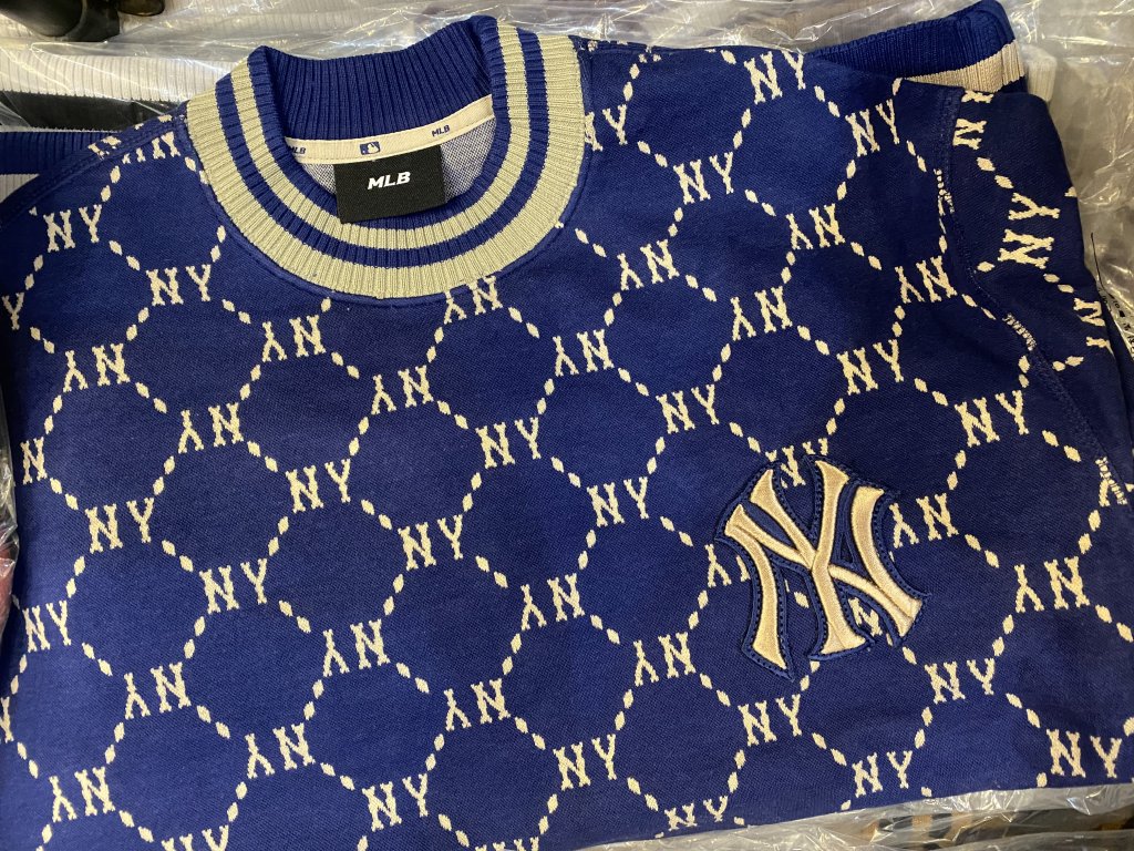 Áo Nỉ MLB Big Logo Overfit Sweatshirt New York Yankees 3AMTC011450BKS Đen   Caos Store