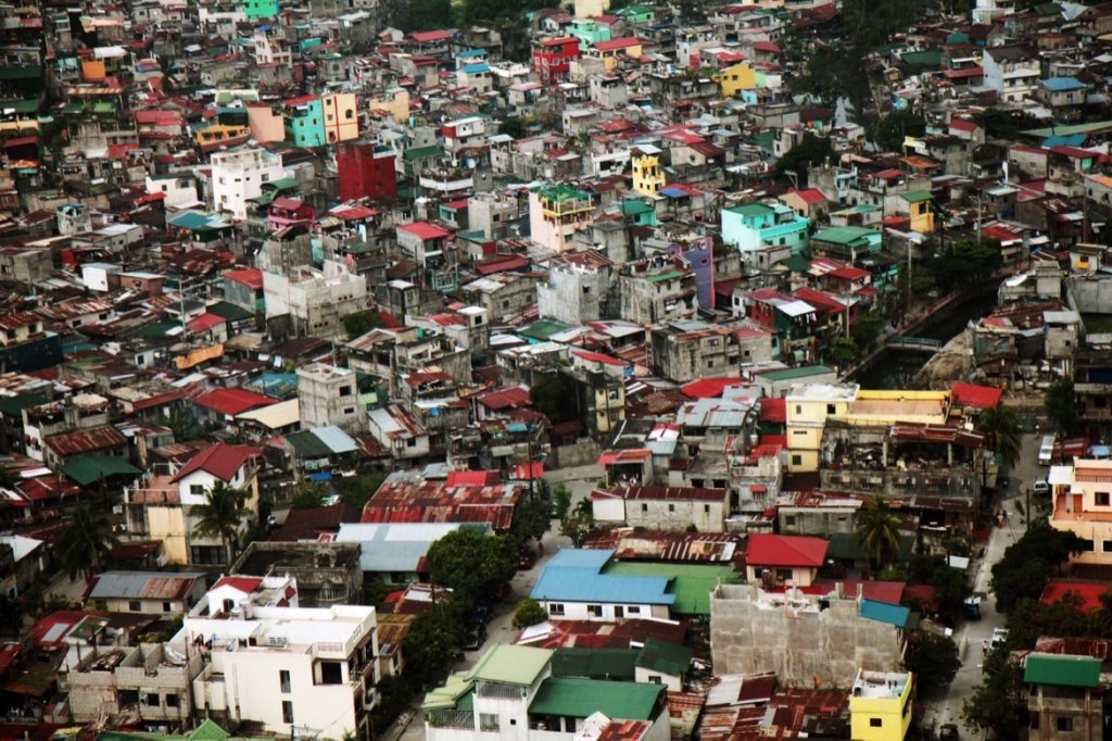 Philippines-Manila-slum.jpg