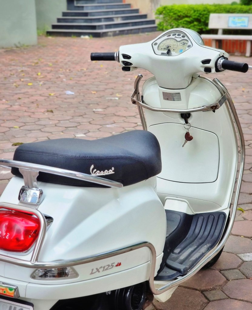 VESPA LX  (2).jpg