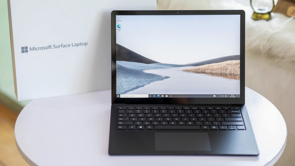 Surface laptop 3 black i5.jpg