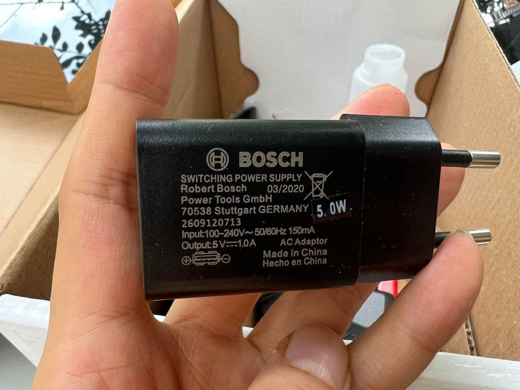 Máy lau kính sạc pin Bosch GlassVAC 0.600.8B7.10013.jpeg