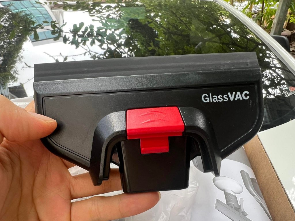 Máy lau kính sạc pin Bosch GlassVAC 0.600.8B7.10016.jpeg
