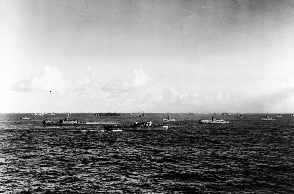 Mariana Islands 1944_6_15 (6).jpg