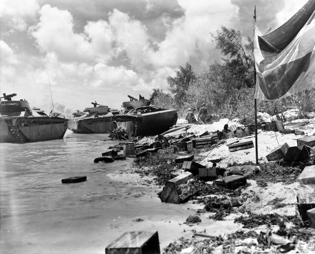 Mariana Islands 1944_6_15 (7).jpg