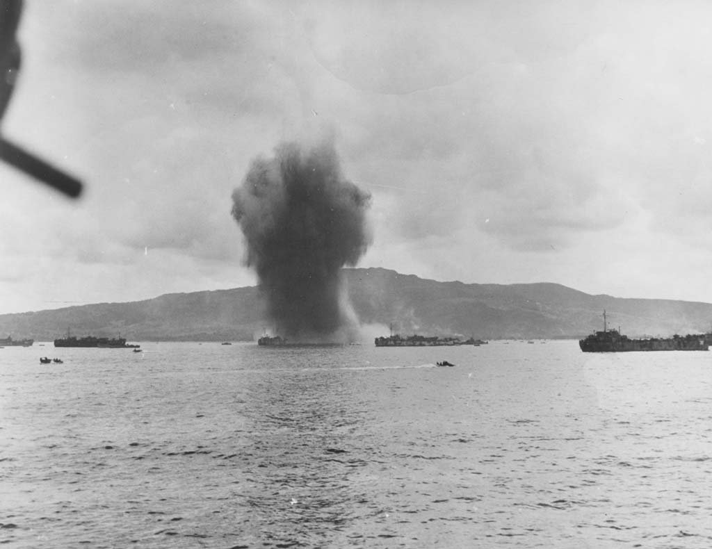 Mariana Islands 1944_6_15 (23).jpg