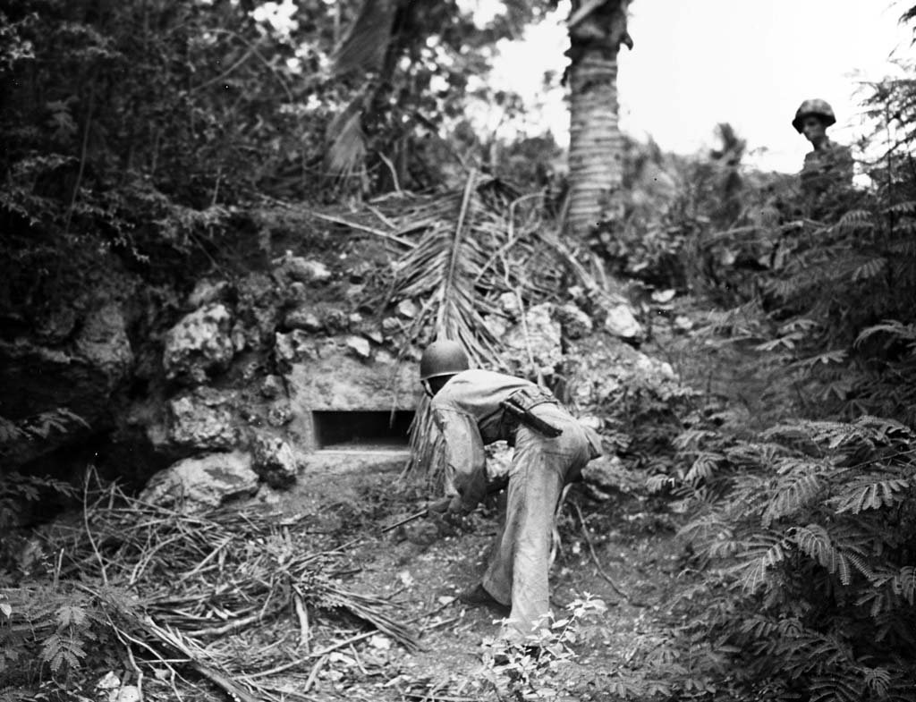 Guam 1944_7_31 (7).jpg