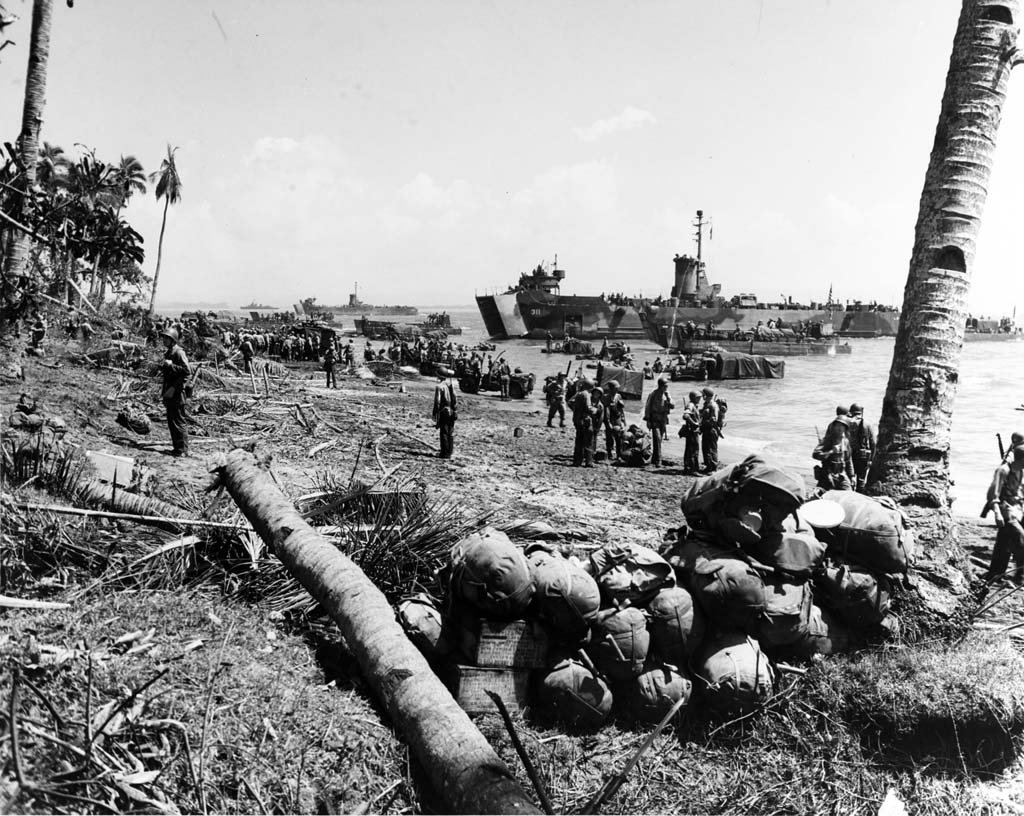 Philippines 1944_10_20 (23).jpg