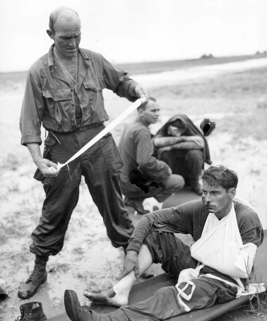 Philippines 1944_10_20 (34).jpg