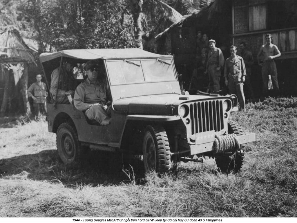 Philippines 1944_10_23 (5) .jpg