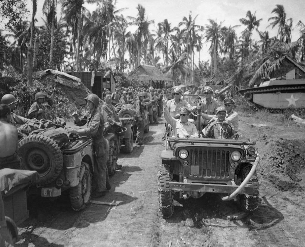 Philippines 1944_10_26 (9).jpg