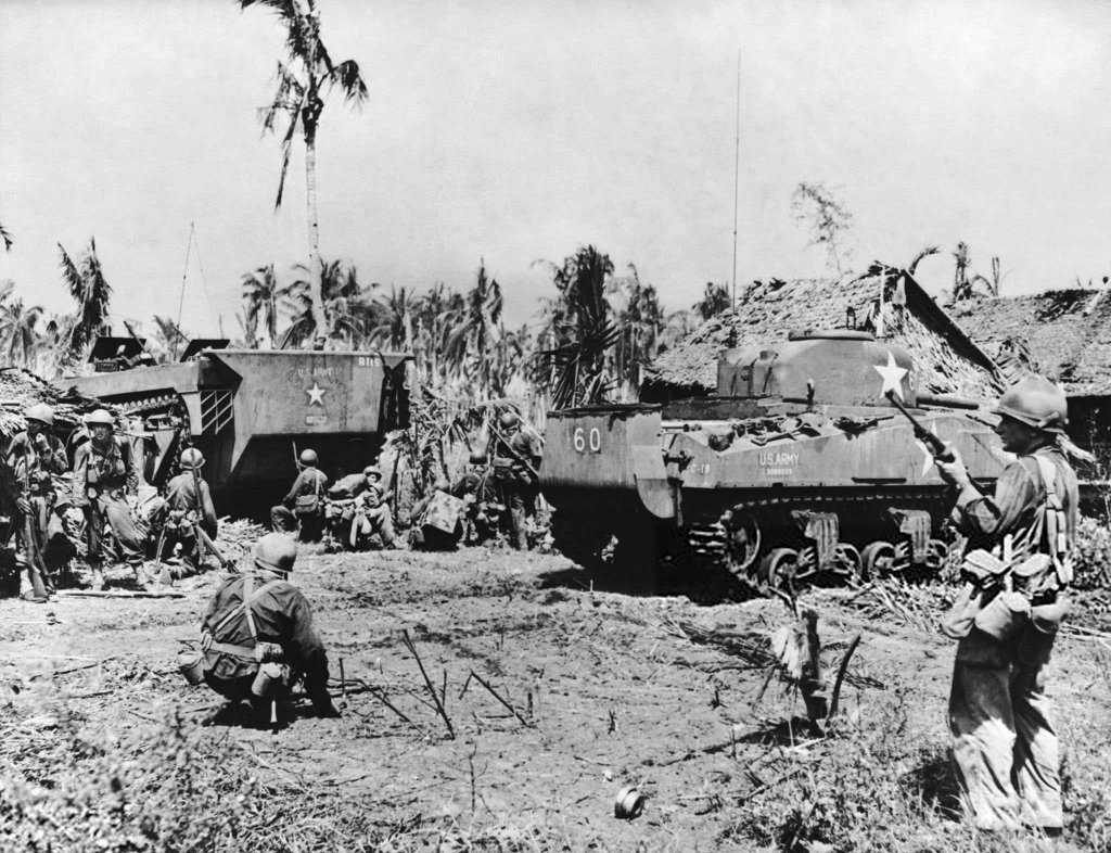 Philippines 1944_10_30 (8).jpg