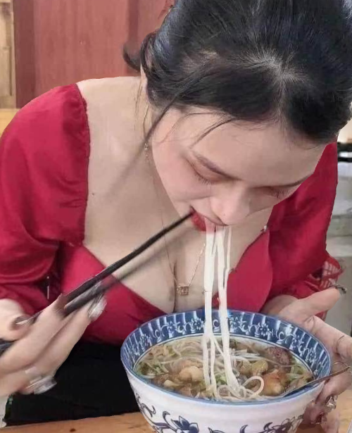 tải xuống.png