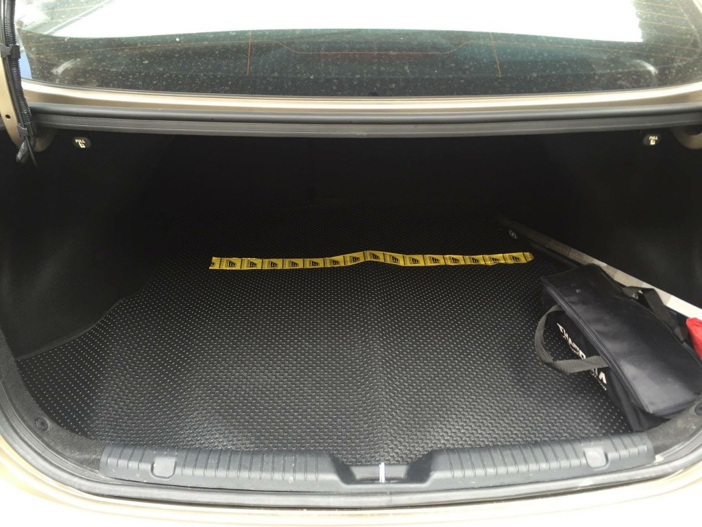 Kia K3 Trunkcover.JPG