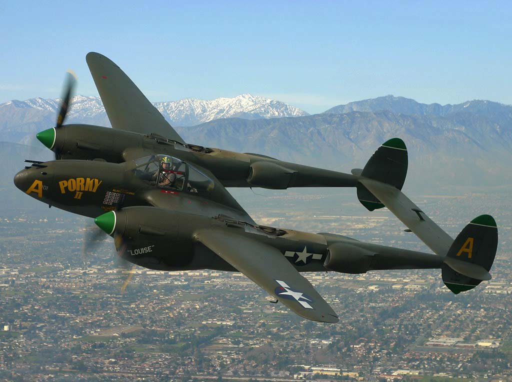 Lockheed P-38 Lightning (2) .jpg