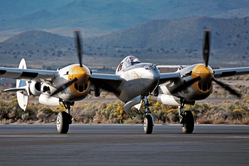 Lockheed P-38 Lightning (5) .jpg