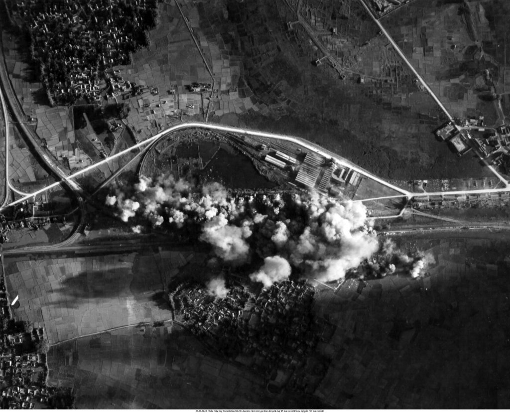 Bombing Vietnam 1944_11_27 (2).jpg